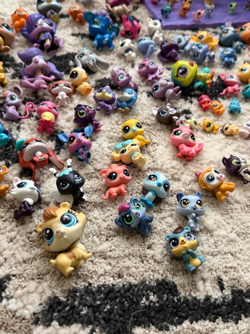 Littlest Pet Shop Assorted Small Pets - Mixed Colors - Picture 7 of 9